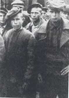 Иллюстрация к книге — Архипелаг OST. Судьба рабов &quot;Третьего рейха&quot; в их свидетельствах, письмах и документах [i_023.jpg]