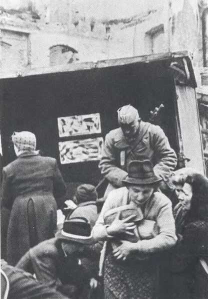 Иллюстрация к книге — Архипелаг OST. Судьба рабов &quot;Третьего рейха&quot; в их свидетельствах, письмах и документах [i_025.jpg]