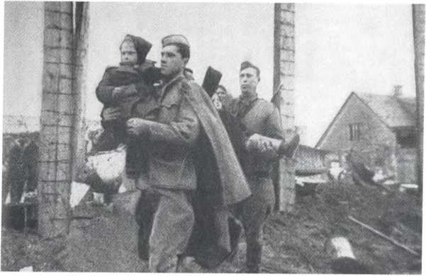 Иллюстрация к книге — Архипелаг OST. Судьба рабов &quot;Третьего рейха&quot; в их свидетельствах, письмах и документах [i_027.jpg]