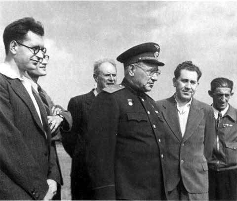 Иллюстрация к книге — Туполев [p_037.jpg]