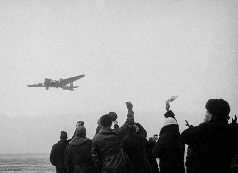 Иллюстрация к книге — Папанинская четверка: взлеты и падения [i_011.jpg]