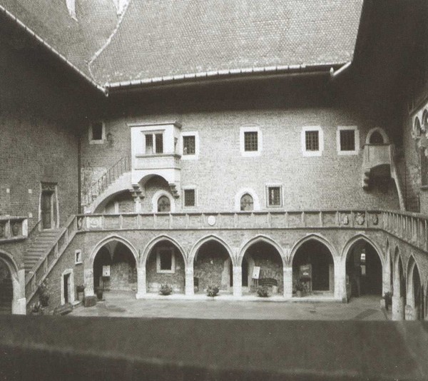 Иллюстрация к книге — Повседневная жизнь европейских студентов от Средневековья до эпохи Просвещения [i_050.jpg]