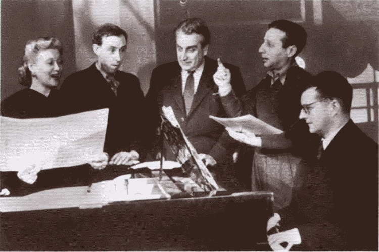 Иллюстрация к книге — Любовь Орлова [i_046.jpg]