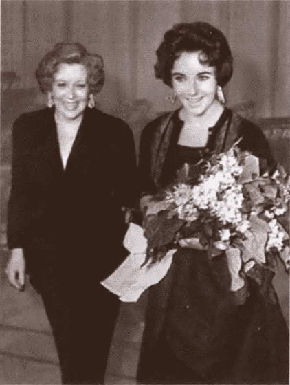 Иллюстрация к книге — Любовь Орлова [i_053.jpg]