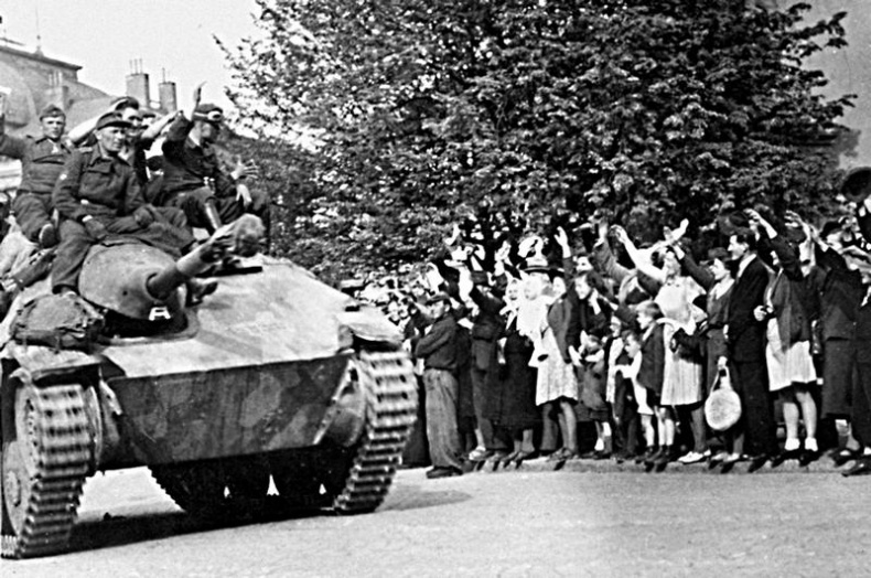 Иллюстрация к книге — Последний бой. Кто освободил Прагу? [i_009.jpg]