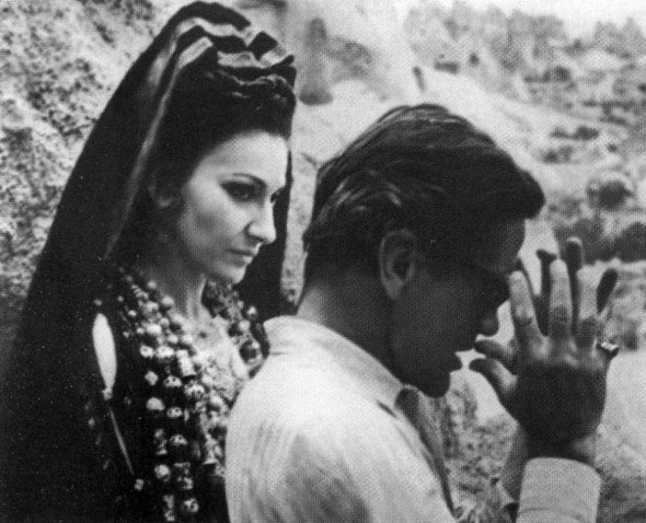 Иллюстрация к книге — Мария Каллас [i_026.jpg]