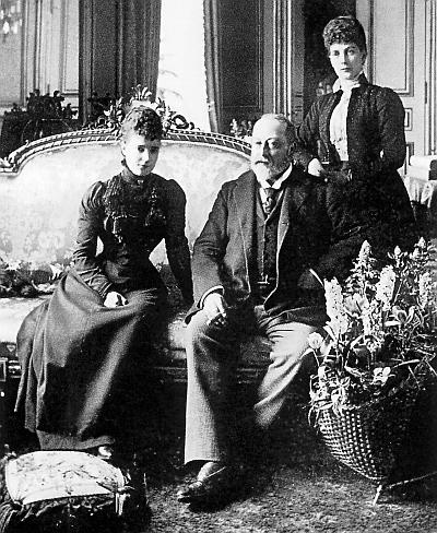 Иллюстрация к книге — Ювелирные сокровища Российского императорского двора [_139.jpg]