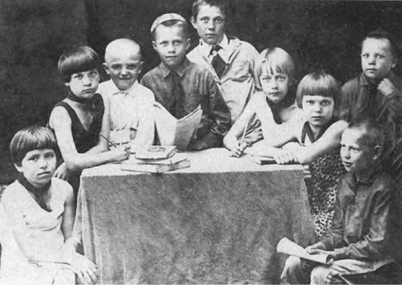 Иллюстрация к книге — Хроника рядового разведчика. Фронтовая разведка в годы Великой Отечественной войны. 1943-1945 гг [i_026.jpg]