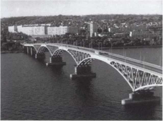 Иллюстрация к книге — Громов [i_003.jpg]