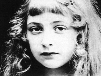 Иллюстрация к книге — Агата Кристи [i_002.jpg]