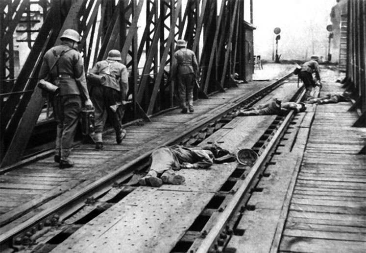 Иллюстрация к книге — Вторжение. 22 июня 1941 года [_147.jpg]