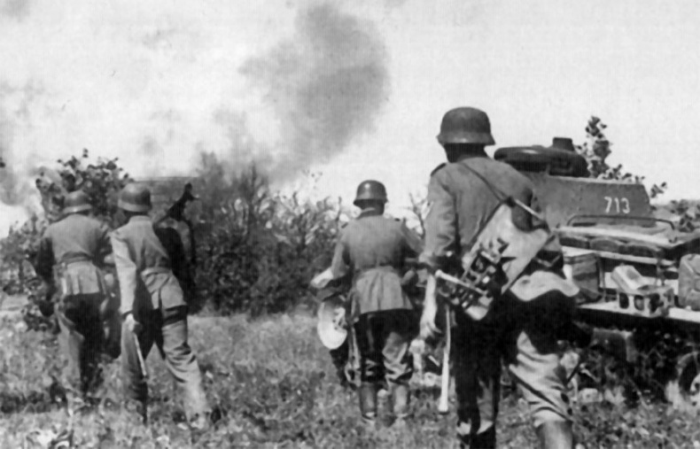 Иллюстрация к книге — Вторжение. 22 июня 1941 года [_24.jpg]