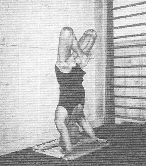 Иллюстрация к книге — Новая йога для тех, кому за 50: обратите вспять процессы старения. Руководство по йоге для людей среднего и старшего возраста [image36.jpg]