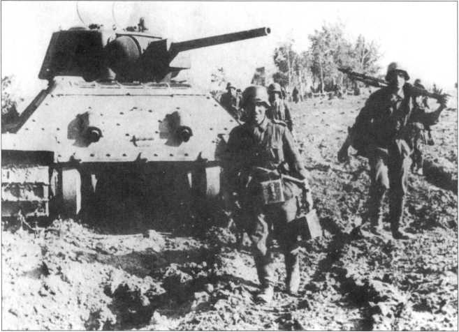 Иллюстрация к книге — Wehrmacht. Сухопутные войска III Рейха [i_180.jpg]