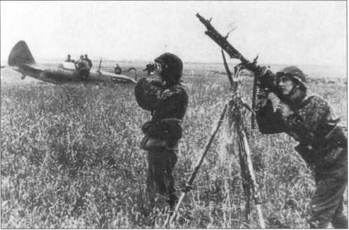 Иллюстрация к книге — Wehrmacht. Сухопутные войска III Рейха [i_182.jpg]