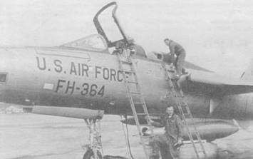 Иллюстрация к книге — F-105 Thunderchie [pic_111.jpg]