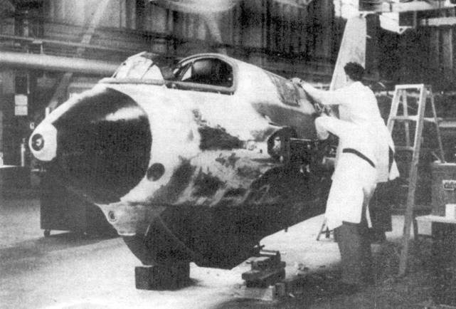 Иллюстрация к книге — Me 163 ракетный истребитель Люфтваффе [pic_85.jpg]