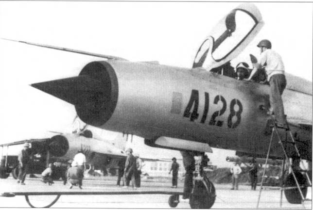 Иллюстрация к книге — Боевое применение МиГ-21 во Вьетнаме [pic_1.jpg]