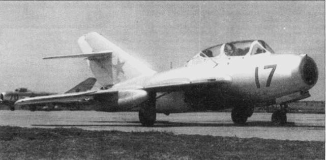 Иллюстрация к книге — Боевое применение МиГ-17 и МиГ-19 во Вьетнаме [pic_12.jpg]