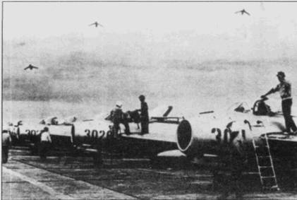 Иллюстрация к книге — Боевое применение МиГ-17 и МиГ-19 во Вьетнаме [pic_60.jpg]