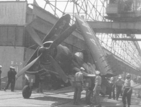 Иллюстрация к книге — F4U Corsair [pic_159.jpg]