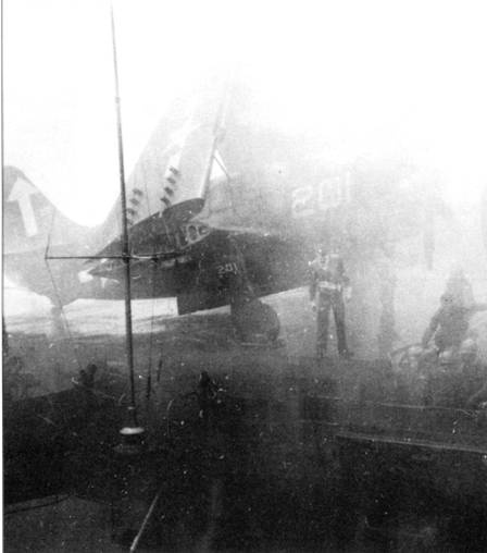 Иллюстрация к книге — SB2C Helldiver [pic_153.jpg]