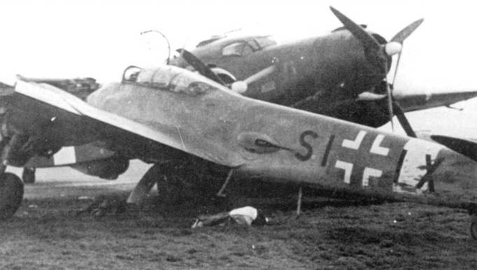 Иллюстрация к книге — Messershmitt Me 210/410 [pic_30.jpg]