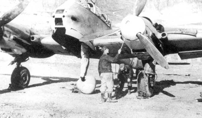 Иллюстрация к книге — Messershmitt Me 210/410 [pic_35.jpg]