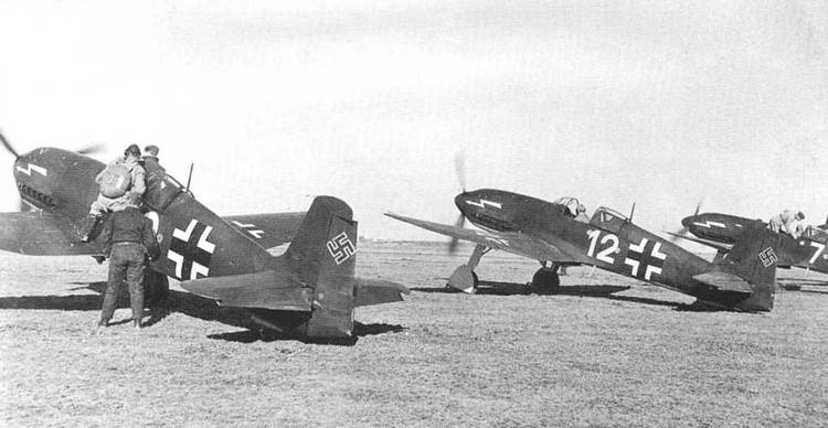 Иллюстрация к книге — Heinkel Не 100 [pic_51.jpg]