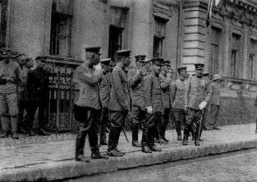Иллюстрация к книге — Закат и гибель Белого флота. 1918-1924 годы [i_014.jpg]
