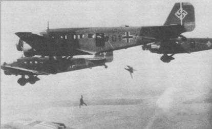 Иллюстрация к книге — Транспортный самолет Юнкерс Ju 52/3m [pic_45.jpg]