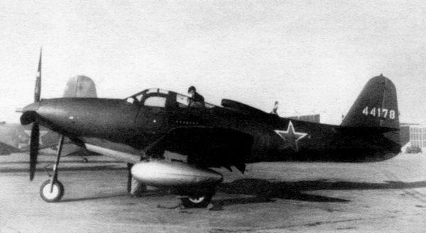 Иллюстрация к книге — ИСТРЕБИТЕЛЬ P-63 «КИНГКОБРА» [i_032.jpg]