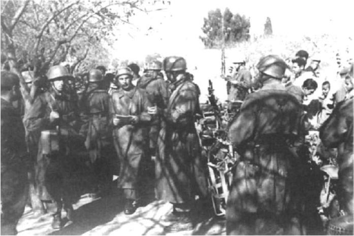 Иллюстрация к книге — Германские парашютисты. 1939-1945 [doc2fb_image_0200000f.jpg]