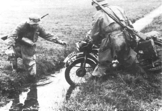 Иллюстрация к книге — Боевое снаряжение вермахта 1939-1945 гг. [any2fbimgloader15.jpg]