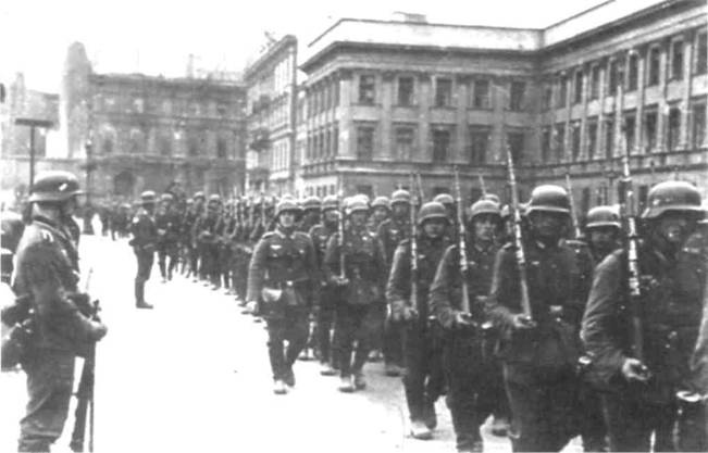 Иллюстрация к книге — Боевое снаряжение вермахта 1939-1945 гг. [any2fbimgloader2.jpg]