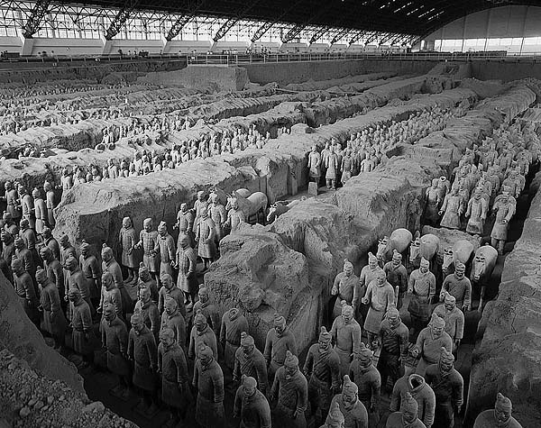 Иллюстрация к книге — Пирамиды. Загадки строительства и назначение [any2fbimgloader90.jpg]