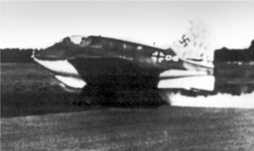 Иллюстрация к книге — Me 163 &quot;Komet&quot; – истребитель &quot;Летающих крепостей&quot; [i_035.jpg]