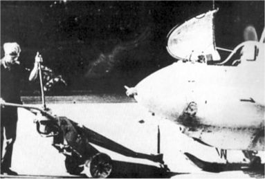 Иллюстрация к книге — Me 163 &quot;Komet&quot; – истребитель &quot;Летающих крепостей&quot; [i_046.jpg]