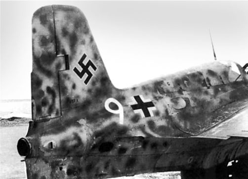 Иллюстрация к книге — Me 163 &quot;Komet&quot; – истребитель &quot;Летающих крепостей&quot; [i_076.jpg]