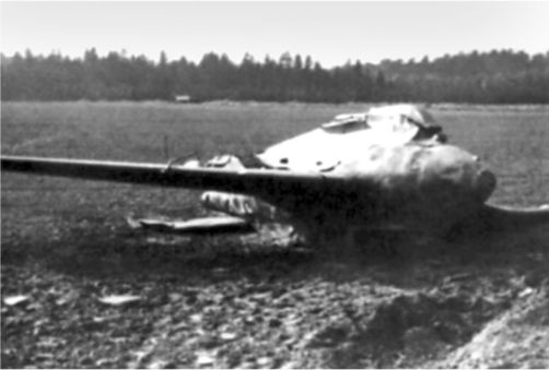 Иллюстрация к книге — Me 163 &quot;Komet&quot; – истребитель &quot;Летающих крепостей&quot; [i_077.jpg]