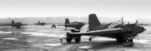 Иллюстрация к книге — Me 163 &quot;Komet&quot; – истребитель &quot;Летающих крепостей&quot; [i_078.jpg]