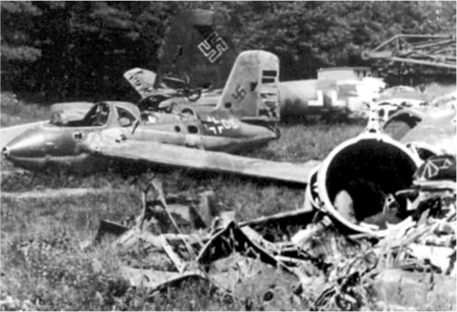 Иллюстрация к книге — Me 163 &quot;Komet&quot; – истребитель &quot;Летающих крепостей&quot; [i_097.jpg]