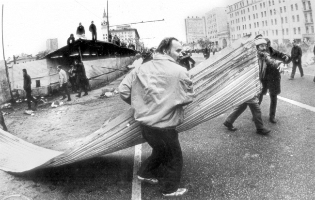 Иллюстрация к книге — Жертвы Черного Октября. 1993 [i_010.jpg]