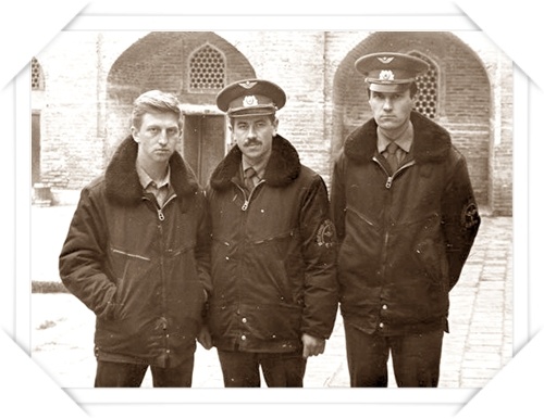 Иллюстрация к книге — Бортжурнал 57-22-10. Хроники вертолетной эскадрильи [i_002.jpg]