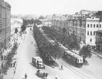 Иллюстрация к книге — Повседневная жизнь Москвы в Сталинскую эпоху. 1930-1940 года [i_005.jpg]