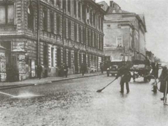 Иллюстрация к книге — Повседневная жизнь Москвы в Сталинскую эпоху 1920-1930-е годы [i_009.jpg]