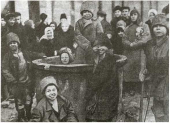 Иллюстрация к книге — Повседневная жизнь Москвы в Сталинскую эпоху 1920-1930-е годы [i_013.jpg]