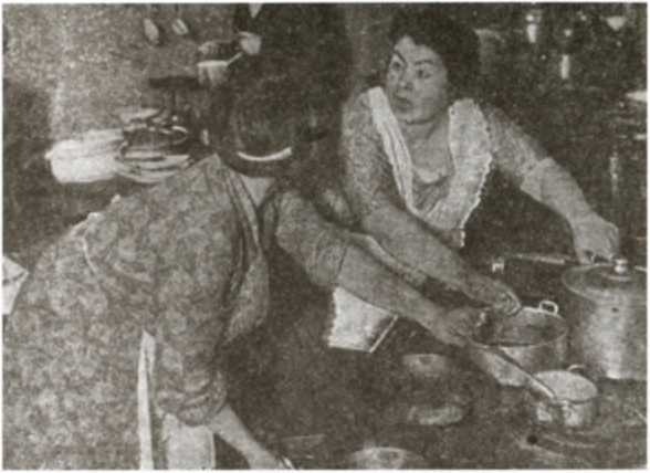 Иллюстрация к книге — Повседневная жизнь Москвы в Сталинскую эпоху 1920-1930-е годы [i_016.jpg]