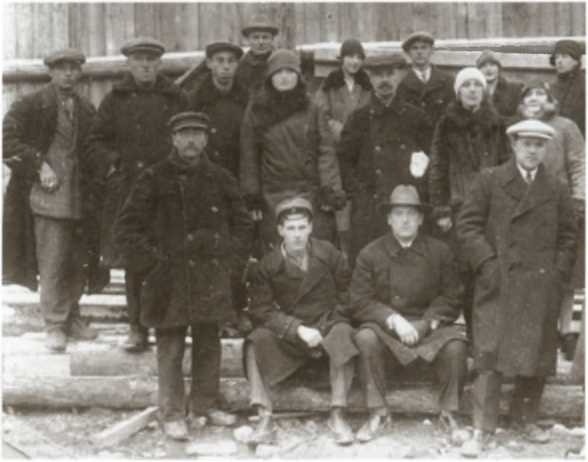 Иллюстрация к книге — Повседневная жизнь Москвы в Сталинскую эпоху 1920-1930-е годы [i_021.jpg]