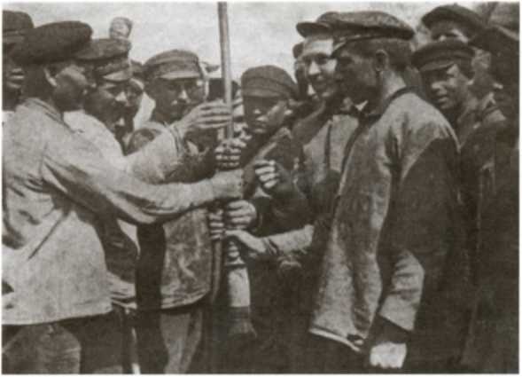 Иллюстрация к книге — Повседневная жизнь Москвы в Сталинскую эпоху 1920-1930-е годы [i_022.jpg]